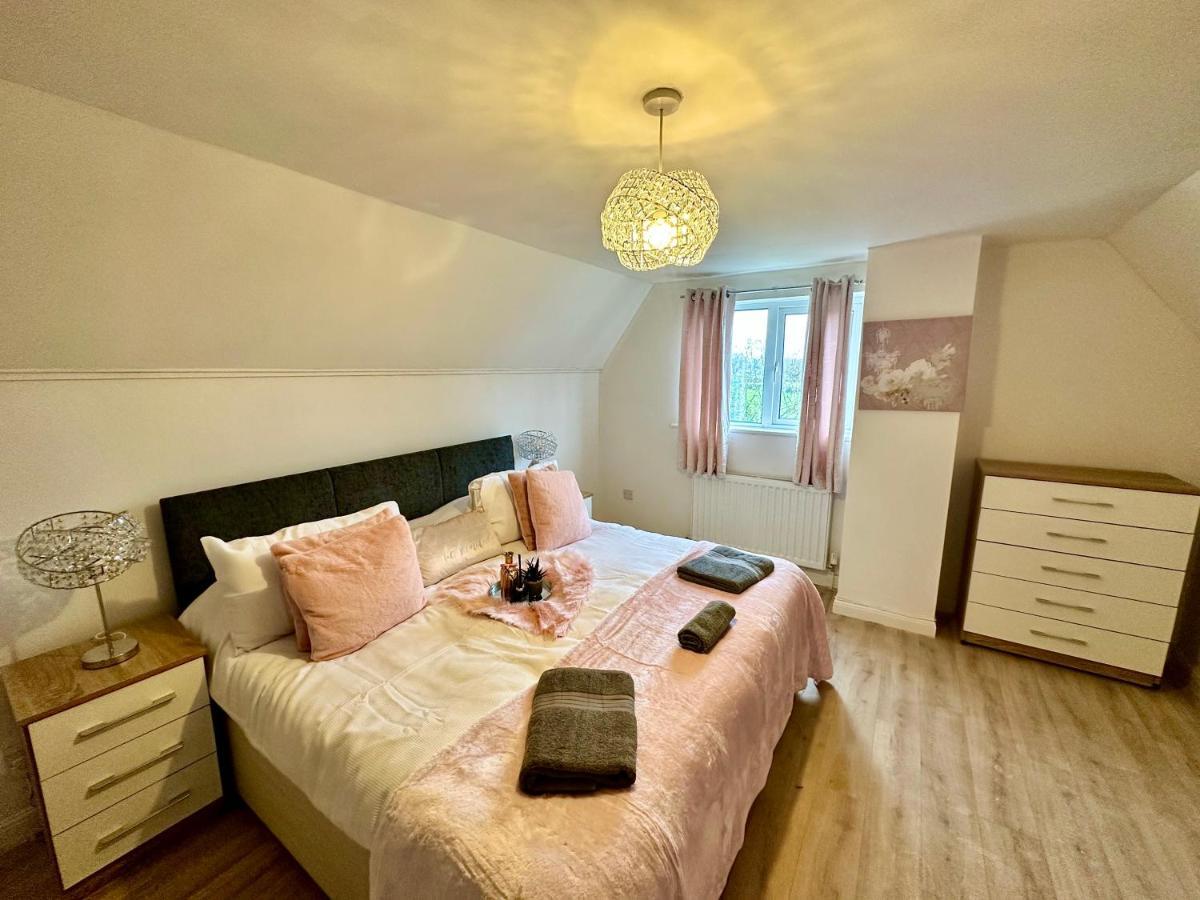 Three Bedroom Rural, Relaxing And Peaceful,Dogs Welcome! With Cymru Holidays Abergavenny Exterior photo