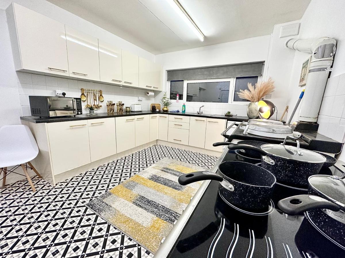 Three Bedroom Rural, Relaxing And Peaceful,Dogs Welcome! With Cymru Holidays Abergavenny Exterior photo