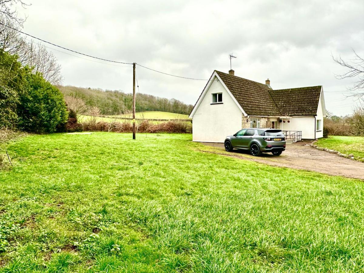 Three Bedroom Rural, Relaxing And Peaceful,Dogs Welcome! With Cymru Holidays Abergavenny Exterior photo