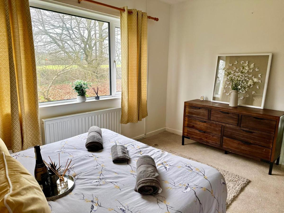 Three Bedroom Rural, Relaxing And Peaceful,Dogs Welcome! With Cymru Holidays Abergavenny Exterior photo